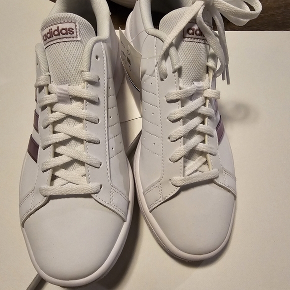 Ladies Adidas - Picture 7 of 7